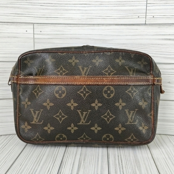Louis Vuitton 1989 Compiege 23 Clutch Handbag in Monogram Canvas and Leather - Picture 16 of 16